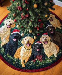 christmas labrador magic christmas quilted tree skirt ncu0dv1529 hldyn.png