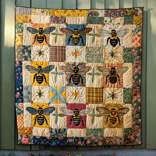 patchwork bumblebee quilted blanket ncu0nt028 byaop.png
